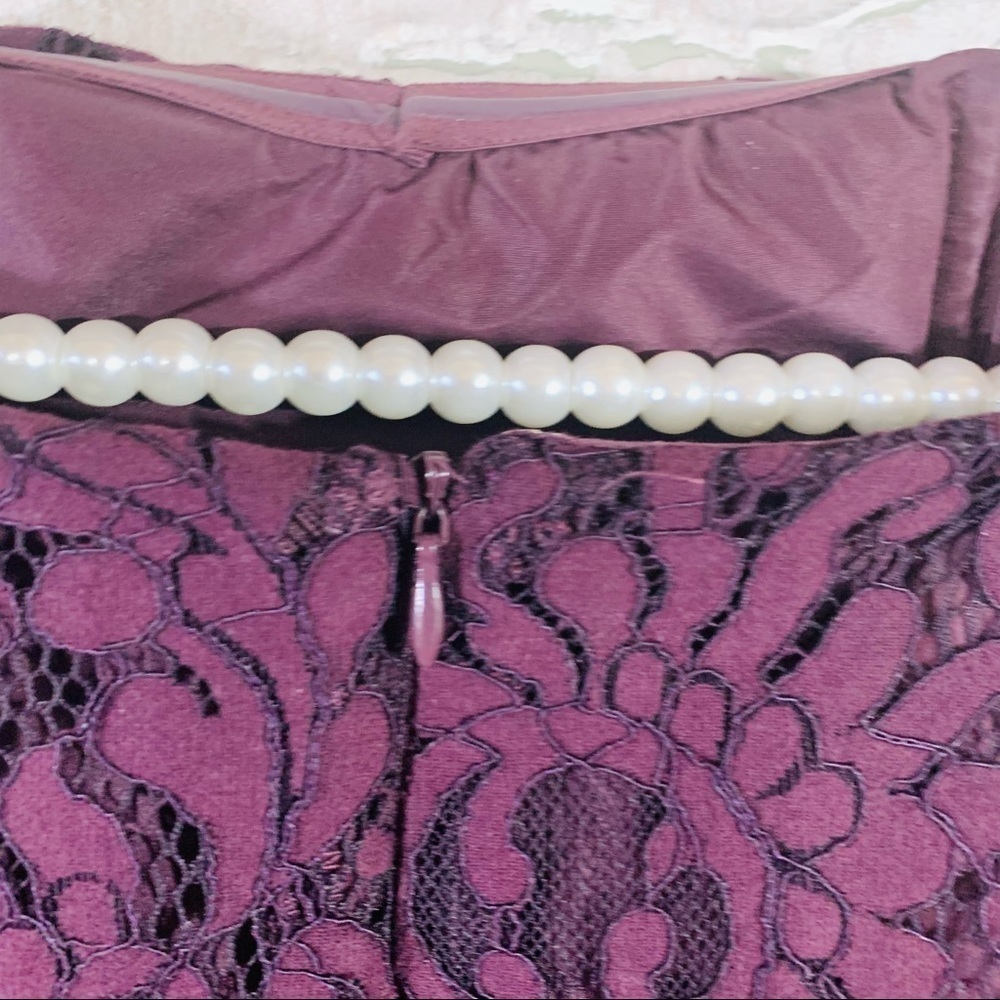 Cupcakes and Cashmere Adalira Off The Shoulder Lace Dress in Aubergine Size 2 - Picture 6 of 10